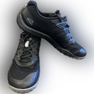 MERRELL Vibram ladies outdoor shoes! Size 7